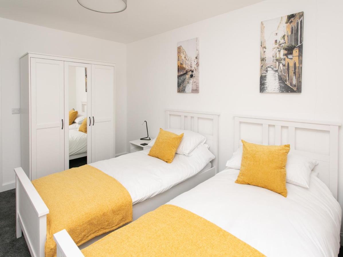 Apartments At The Port Portrush Bagian luar foto